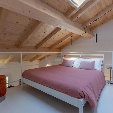 Appartement Guesthost - Bright With Patio & Parking Ferrare