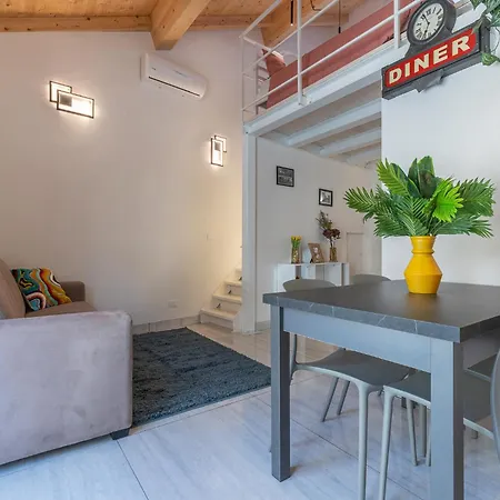 Guesthost - Bright With Patio & Parking Appartement Ferrare