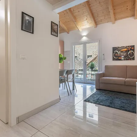Appartement Guesthost - Bright With Patio & Parking *